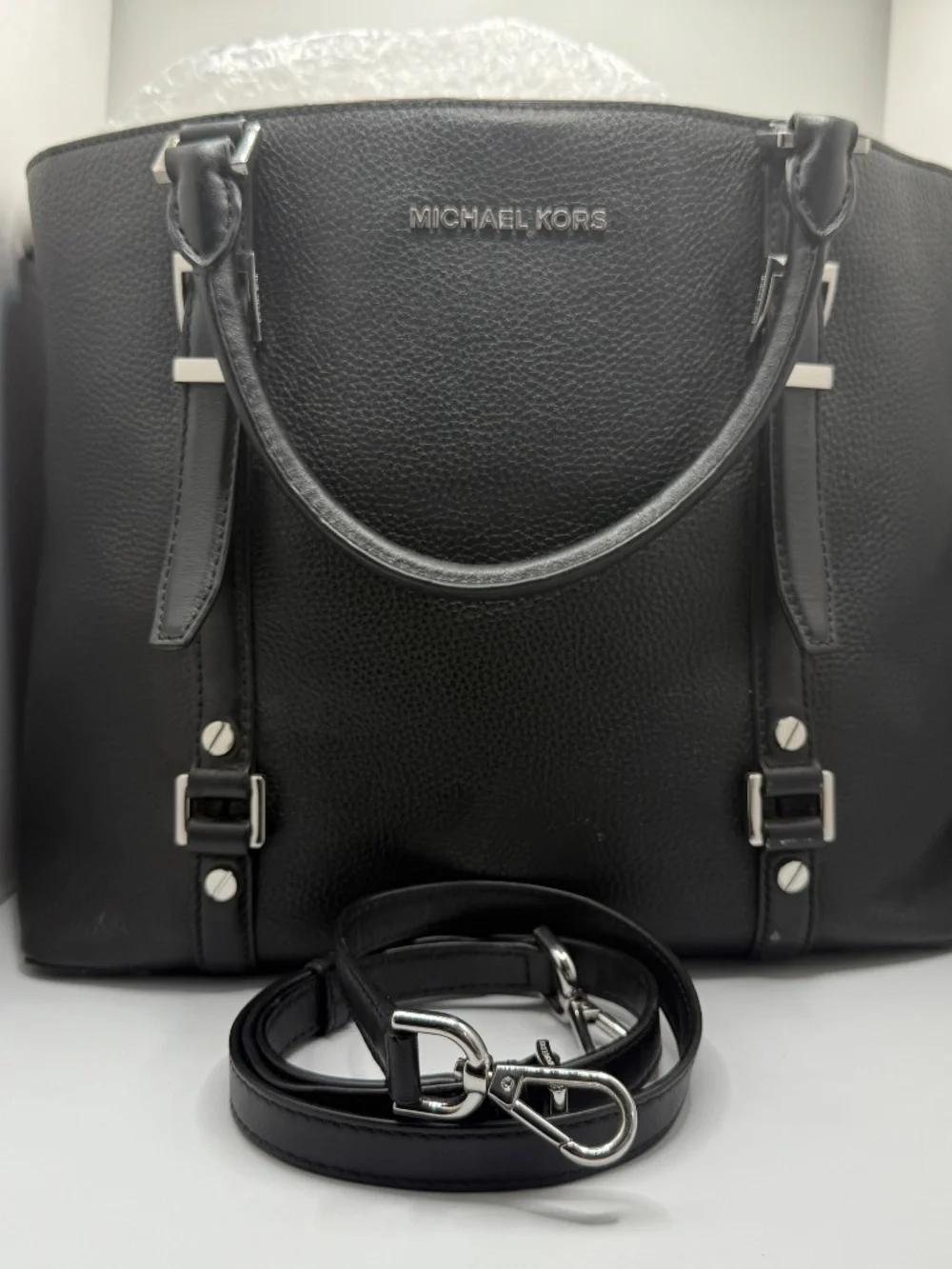 SASSY MICHAEL KORS PEBBLED LEATHER BLACK 2-WAY HANDBAG! MSRP $478